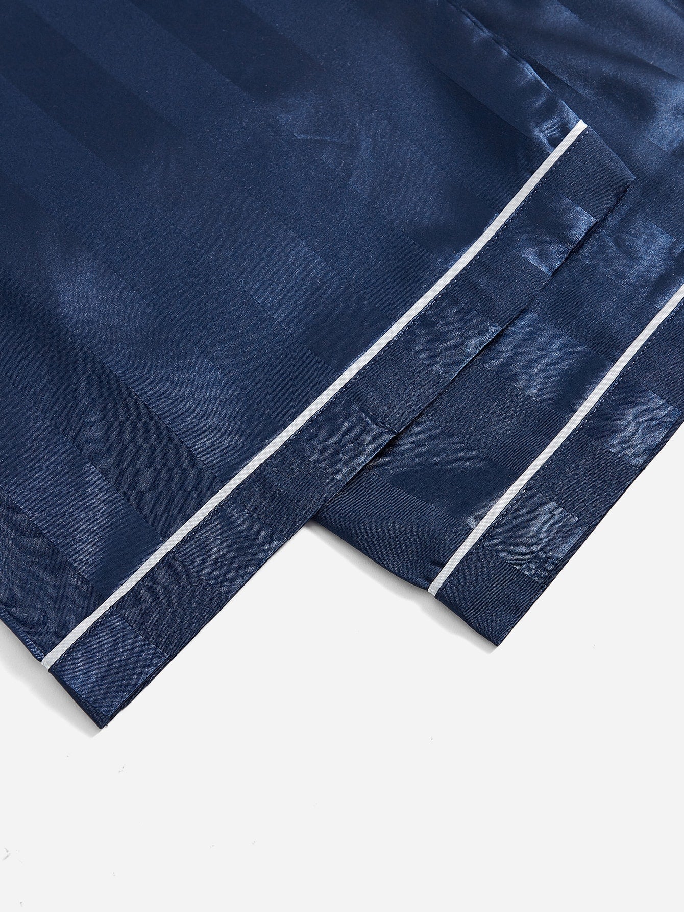 SHEIN Conjunto de pijama de cetim com acabamento em contraste