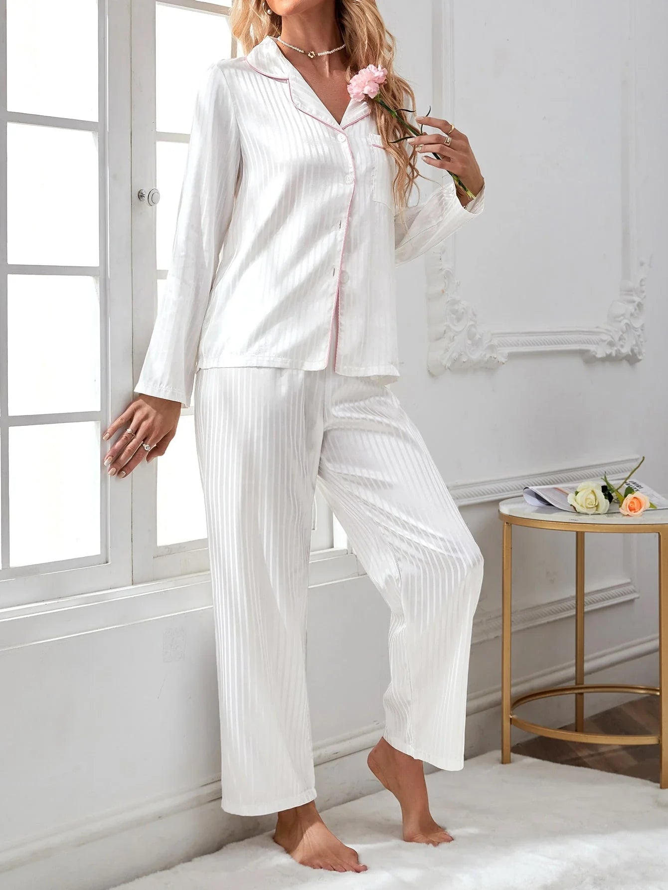 Conjunto de Pijama com Ribana de Contraste em Cetim