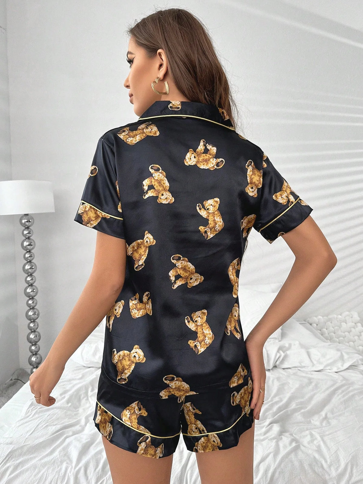 CoupledUp Conjunto de Pijama com Estampa de Urso e Vivo em Contraste em Cetim