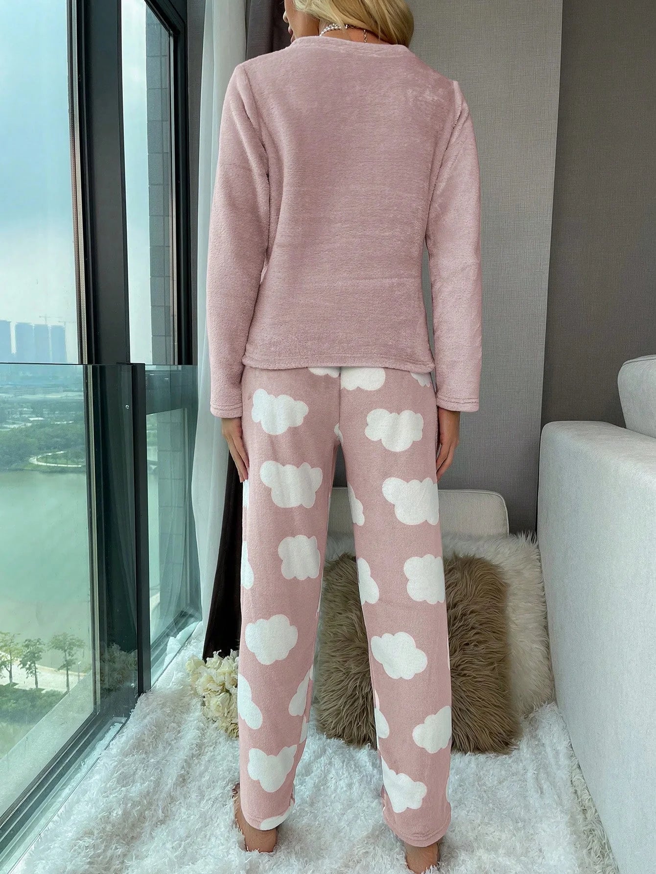 Conjunto de Pijama de Manga Longa de Flanela com Bordado de Cílios