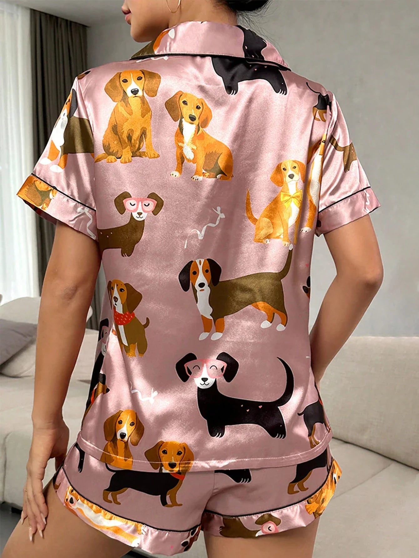 Conjunto de Pijama / Pijama de Cetim com Filete de Contraste Gráfico de Desenho Animado