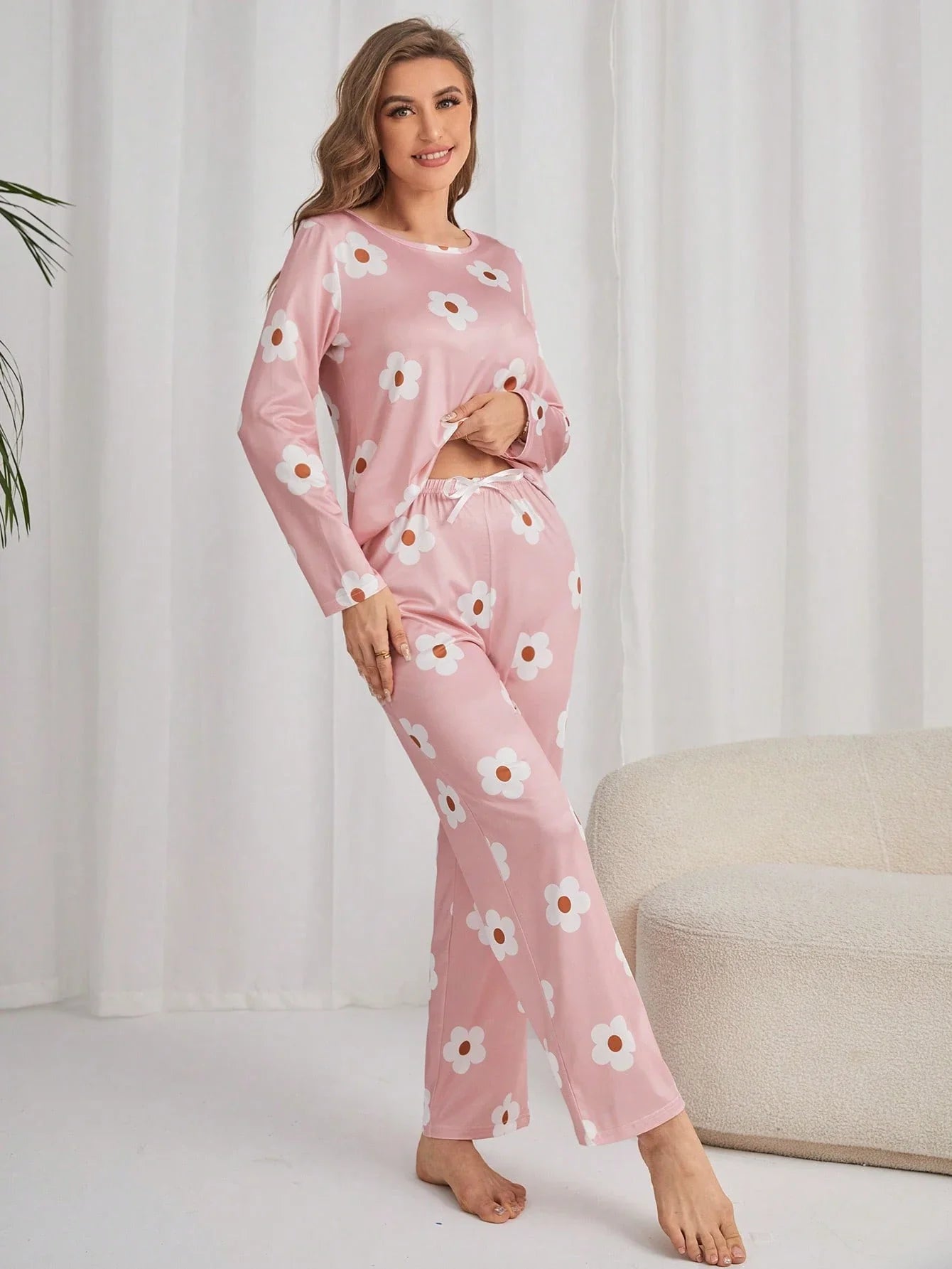 Conjunto de Pijama / Pijama com Estampa Floral de Camiseta e Calça