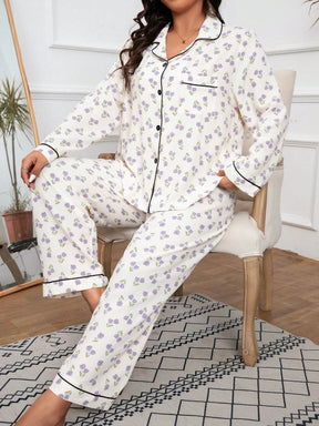 Conjunto de Pijama com Estampa Floral Miúda e Bordas em Contraste