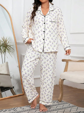 Conjunto de Pijama com Estampa Floral Miúda e Bordas em Contraste