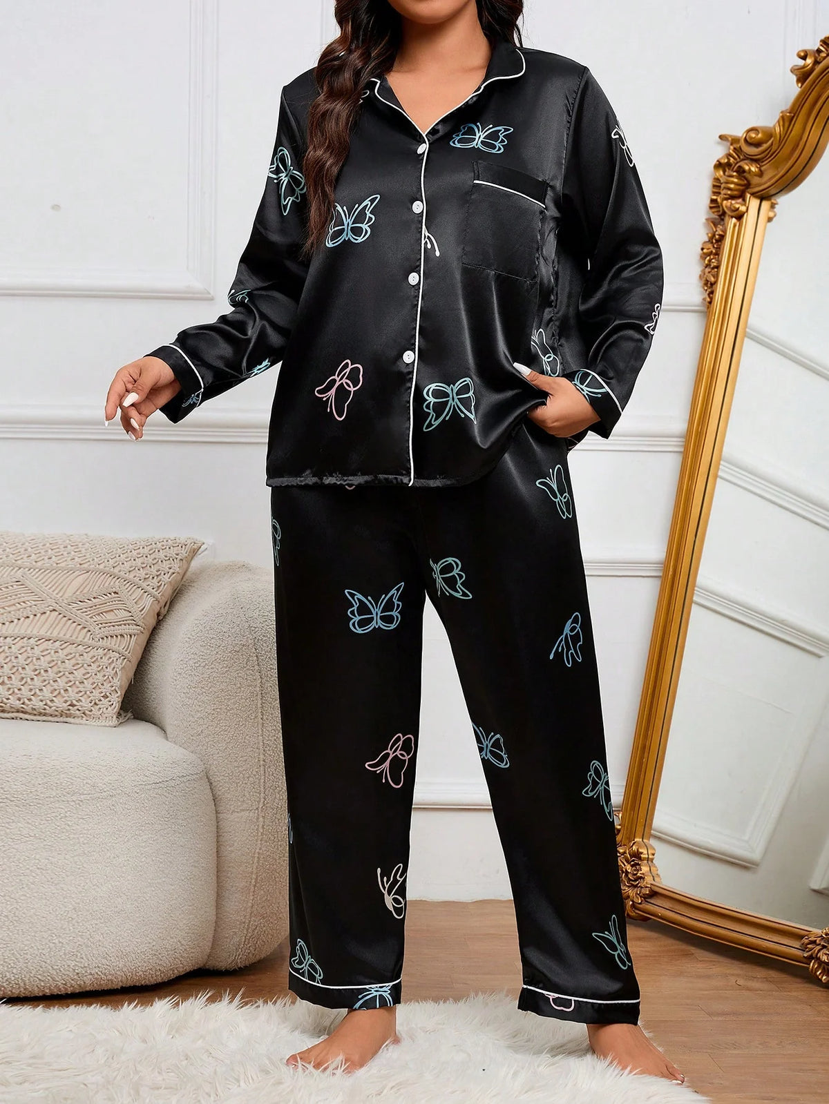 Conjunto de Pijama Cetim com Friso de Contraste Estampa de Borboleta