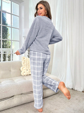 Conjunto de Pijama com Top de Manga Longa Sólida Aveludada e Calça Xadrez