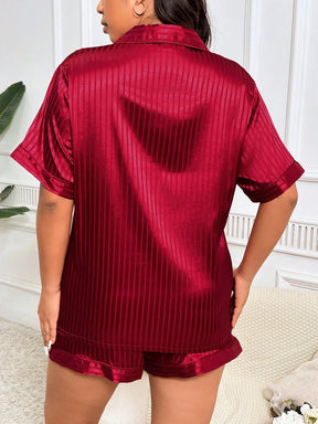 Conjunto de Pijama Plus Size Feminino de Camisa de Manga Curta com Abertura Elástica de Listras Finas de Imitação de Seda e Shorts Branco