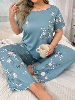 Conjunto de Pijama Plus Size com Estampa Floral, Laço Decorativo e Manga Curta e Calça Longa