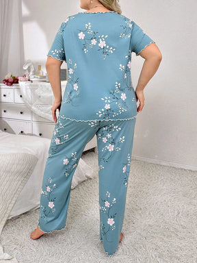 Conjunto de Pijama Plus Size com Estampa Floral, Laço Decorativo e Manga Curta e Calça Longa