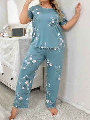 Conjunto de Pijama Plus Size com Estampa Floral, Laço Decorativo e Manga Curta e Calça Longa