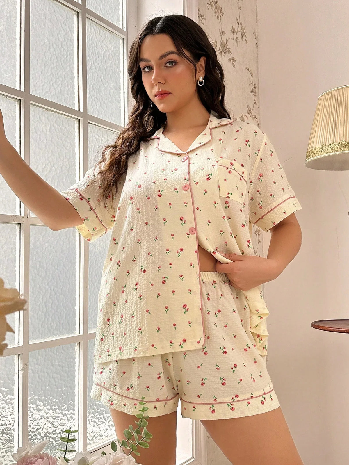 CottageSlumber Conjunto de Pijama com Estampa Floral Miúda e Recortes em Viés de Contraste