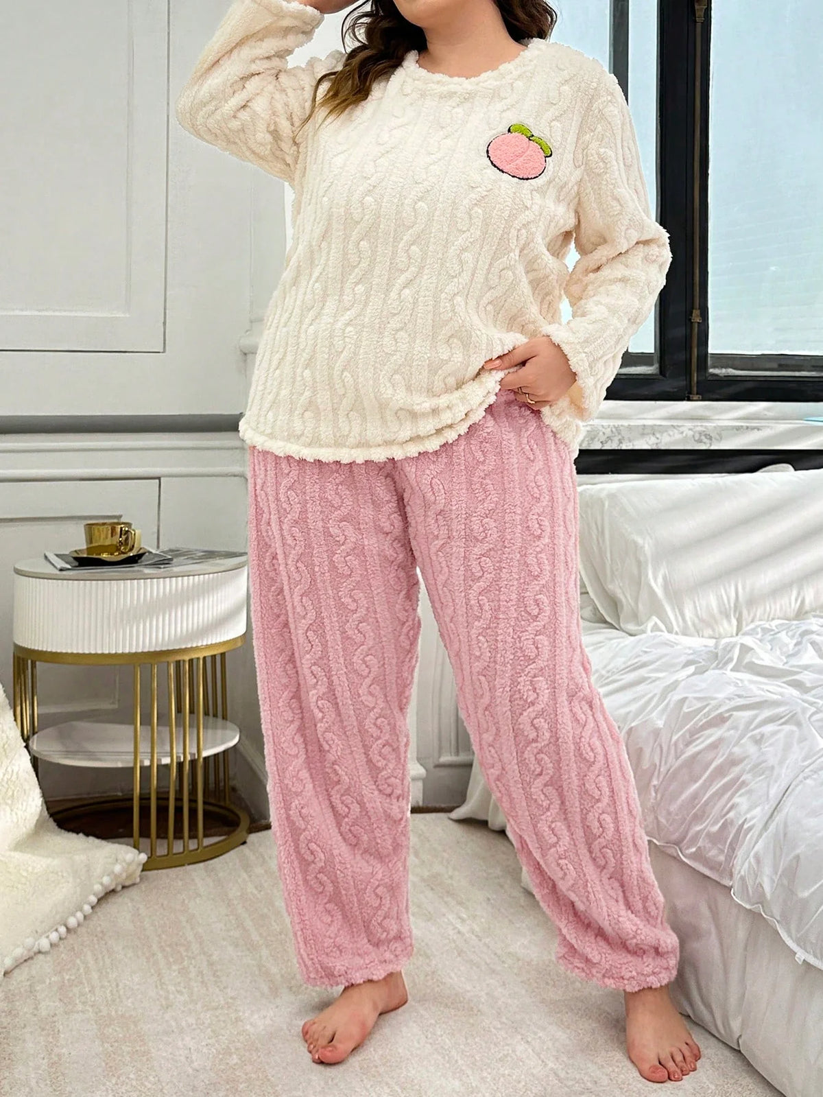 2 peças Conjunto Casual Plus Size Quente com Parte Superior Bordada em Cor de Damasco Forrada de Pelúcia e Calça Rosa