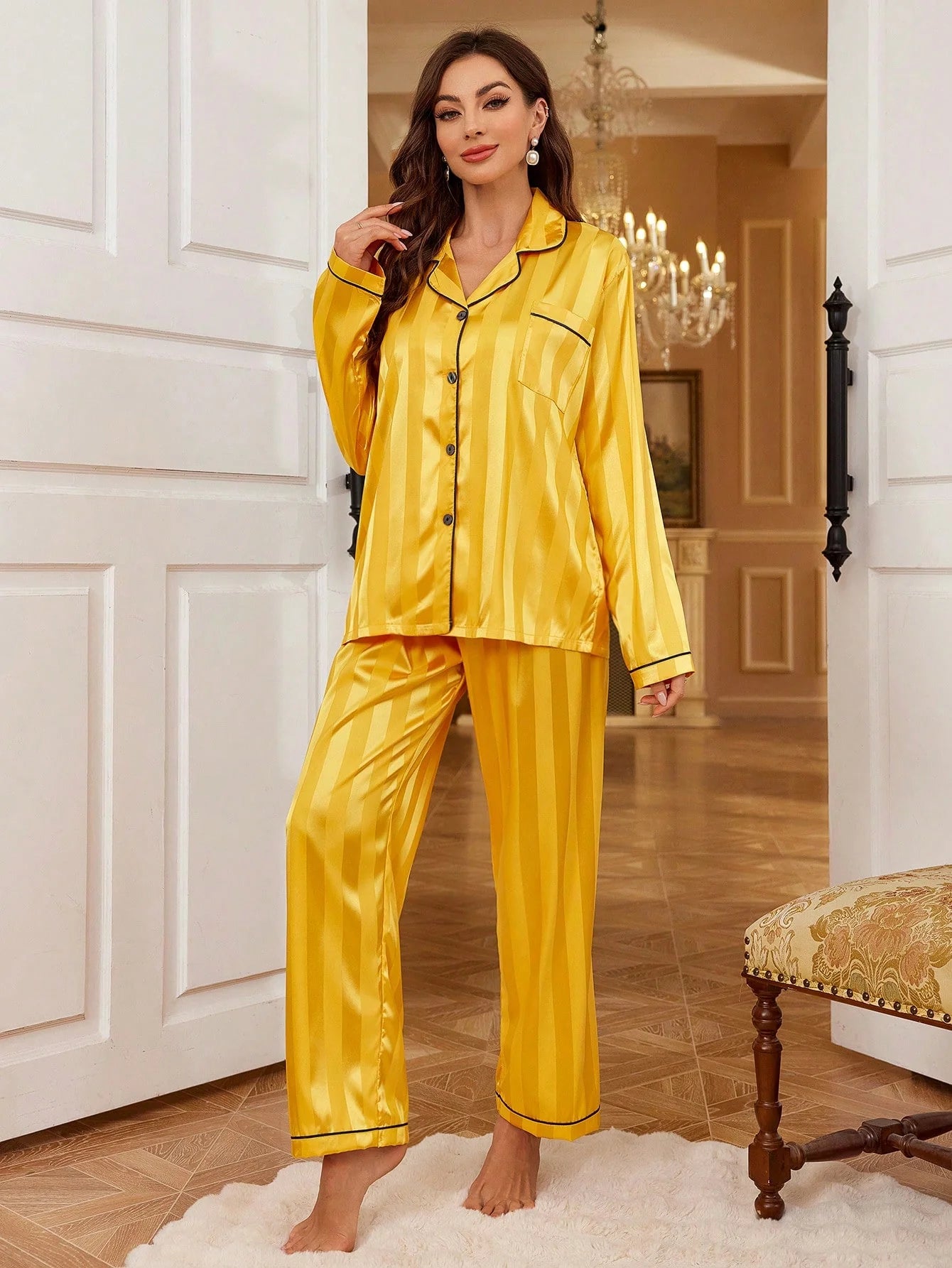 SHEIN Conjunto de pijama de cetim com acabamento em contraste