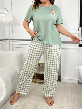 Conjunto de Top de Manga Curta com Estampa de Urso e Calça Pijama Xadrez em Plus Size