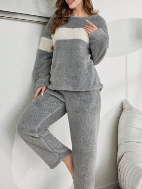 SHEIN My Everyday Conjunto de Pijama de Mangas Longas e Calça Comprida com Contraste de Cor em Tecido Plush