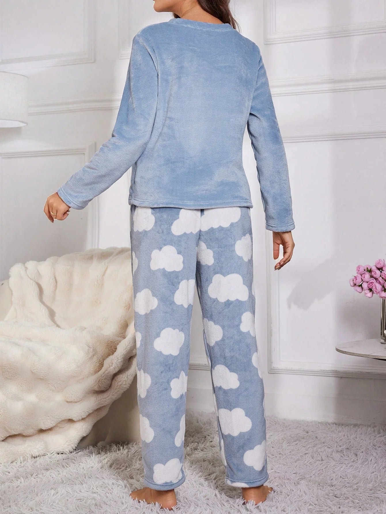 Conjunto de Pijama de Manga Longa de Flanela com Bordado de Cílios