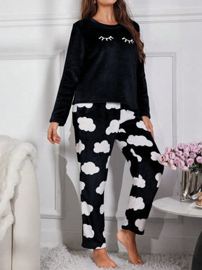 Conjunto de Pijama de Manga Longa de Flanela com Bordado de Cílios