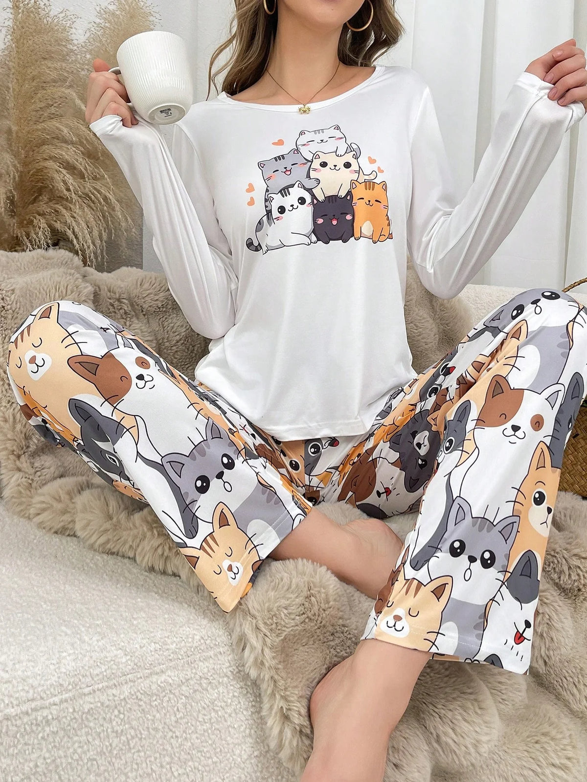 Conjunto de Pijama Feminino com Estampa Fofa de Gato