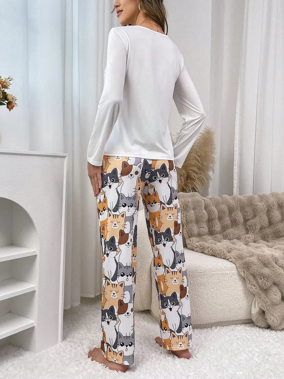 Conjunto de Pijama Feminino com Estampa Fofa de Gato