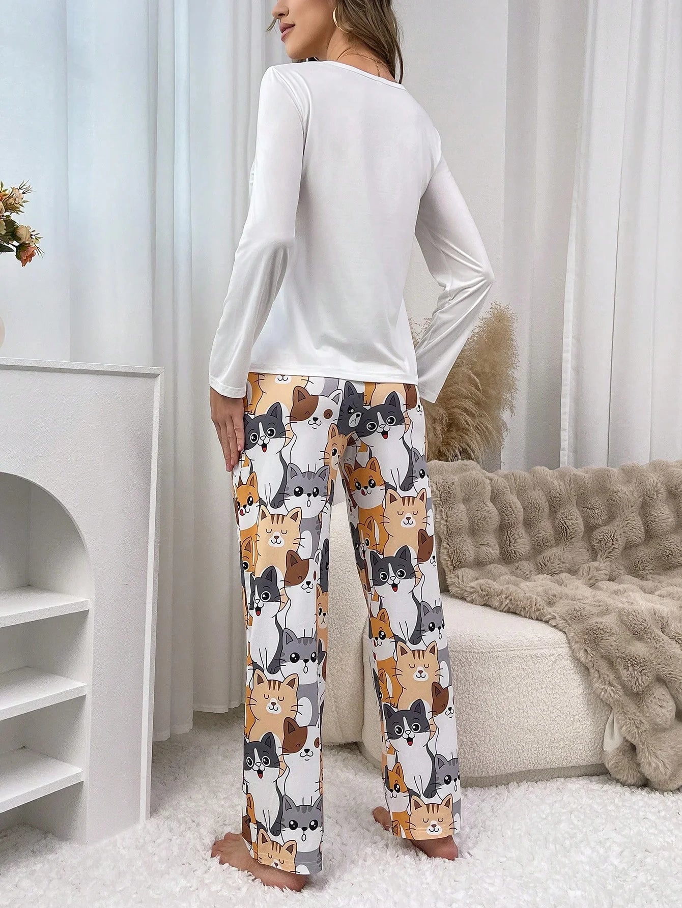 Conjunto de Pijama Feminino com Estampa Fofa de Gato