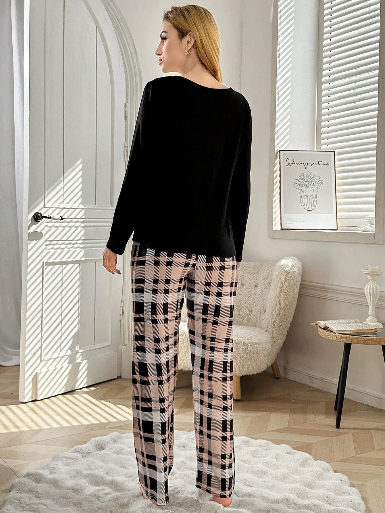 Conjunto de 2 peças: Top de Manga Longa com Estampa Cartoon e Calça Longa Xadrez