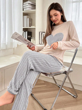 Dream Adore Conjunto de Pijama de Manga Longa com Decote Careca, Forrado Termicamente, com Bordado de Coração e Letra, Outono/Inverno