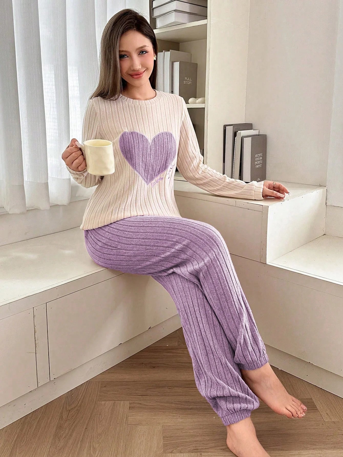 Dream Adore Conjunto de Pijama de Manga Longa com Decote Careca, Forrado Termicamente, com Bordado de Coração e Letra, Outono/Inverno