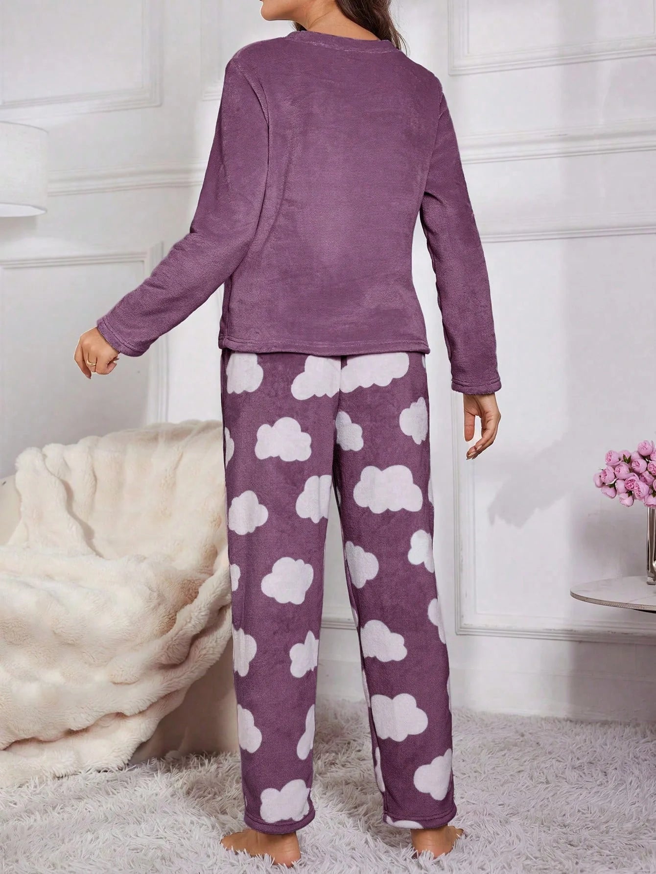 Conjunto de Pijama de Manga Longa de Flanela com Bordado de Cílios