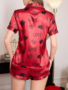 Conjunto de Pijama com Top de Manga Curta e Shorts com Estampa de Coração Semelhante à Seda, com Colarinho de Lapela e Design Aberto na Frente