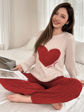 Dream Adore Conjunto de Pijama de Manga Longa com Decote Careca, Forrado Termicamente, com Bordado de Coração e Letra, Outono/Inverno