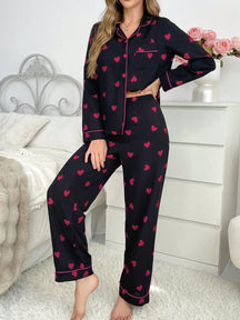 Conjunto de Pijama Feminino com Gola de Recorte Contrastante, Aberta na Frente, Formato de Coração e Franzido