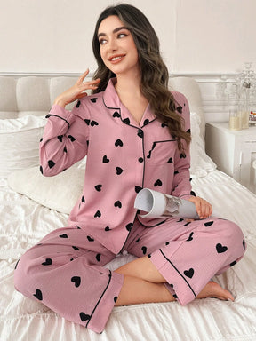Conjunto de Pijama Feminino com Gola de Recorte Contrastante, Aberta na Frente, Formato de Coração e Franzido