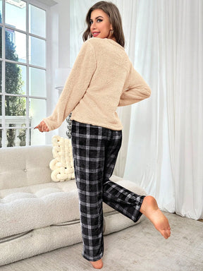 Conjunto de Pijama com Top de Manga Longa Sólida Aveludada e Calça Xadrez