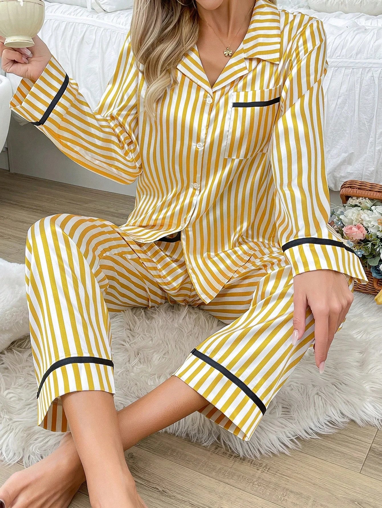 CoupledUp Conjunto de Pijama/Pijama de Cetim com Botões e Listras
