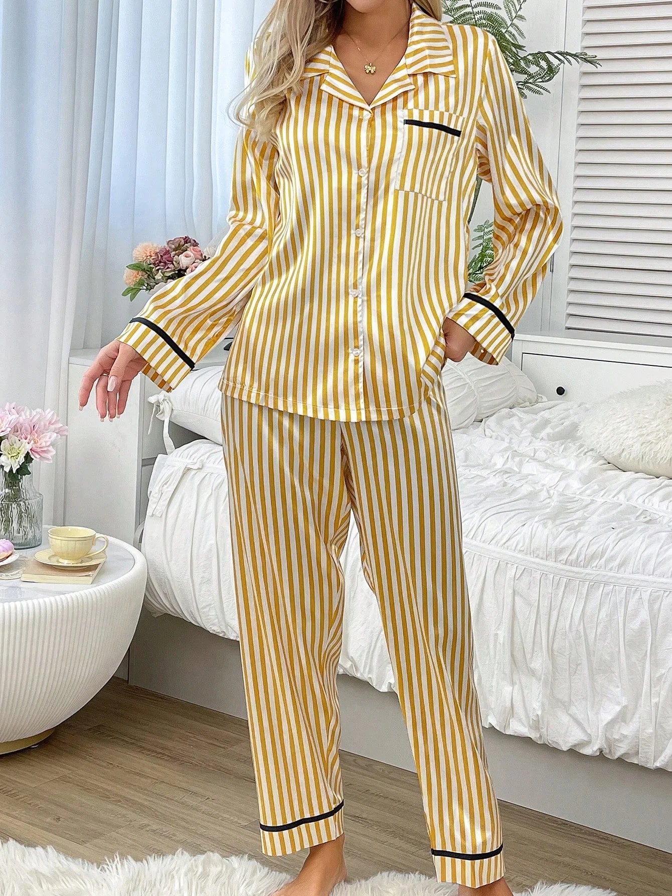 CoupledUp Conjunto de Pijama/Pijama de Cetim com Botões e Listras