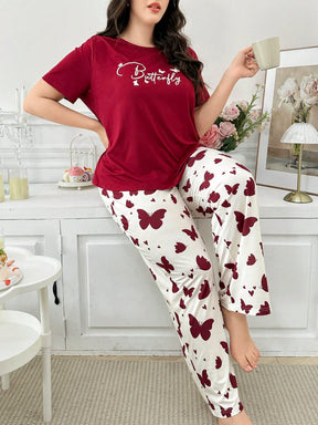 Conjunto de Pijama Plus Size com Estampa de Borboleta e Letra de Manga Curta para Mulheres