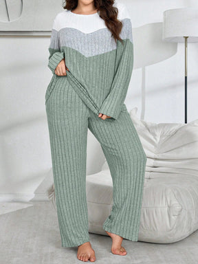 SHEIN My Everyday Conjunto de Pijama Folgado Plus Size de Tecido de Malha Felpudo Retalho