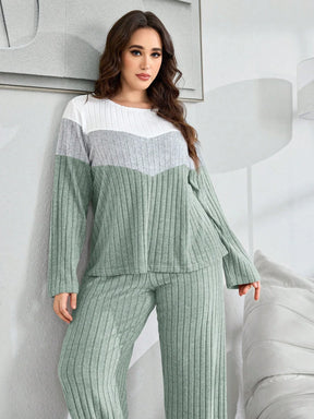 SHEIN My Everyday Conjunto de Pijama Folgado Plus Size de Tecido de Malha Felpudo Retalho