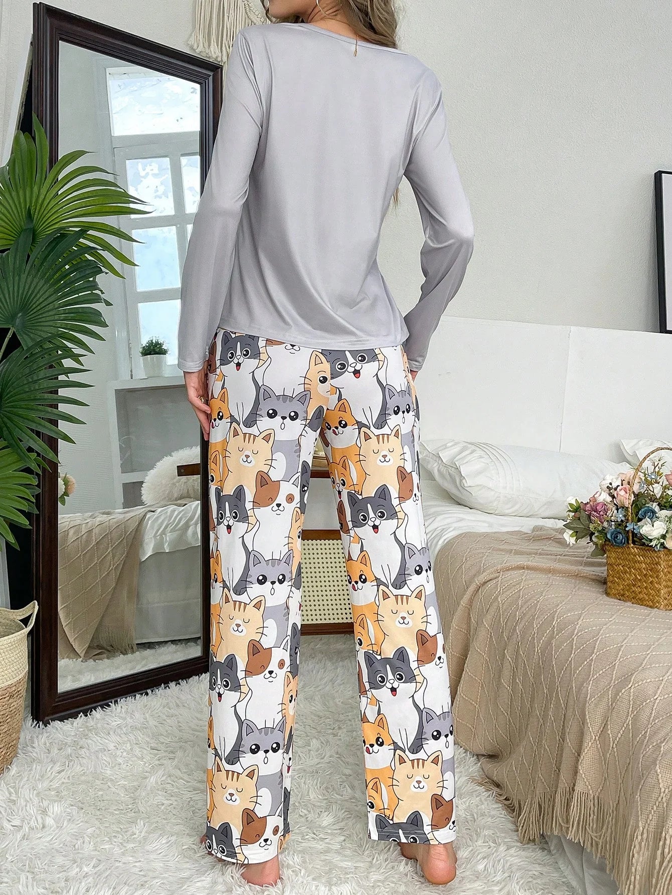 Conjunto de Pijama Feminino com Estampa Fofa de Gato
