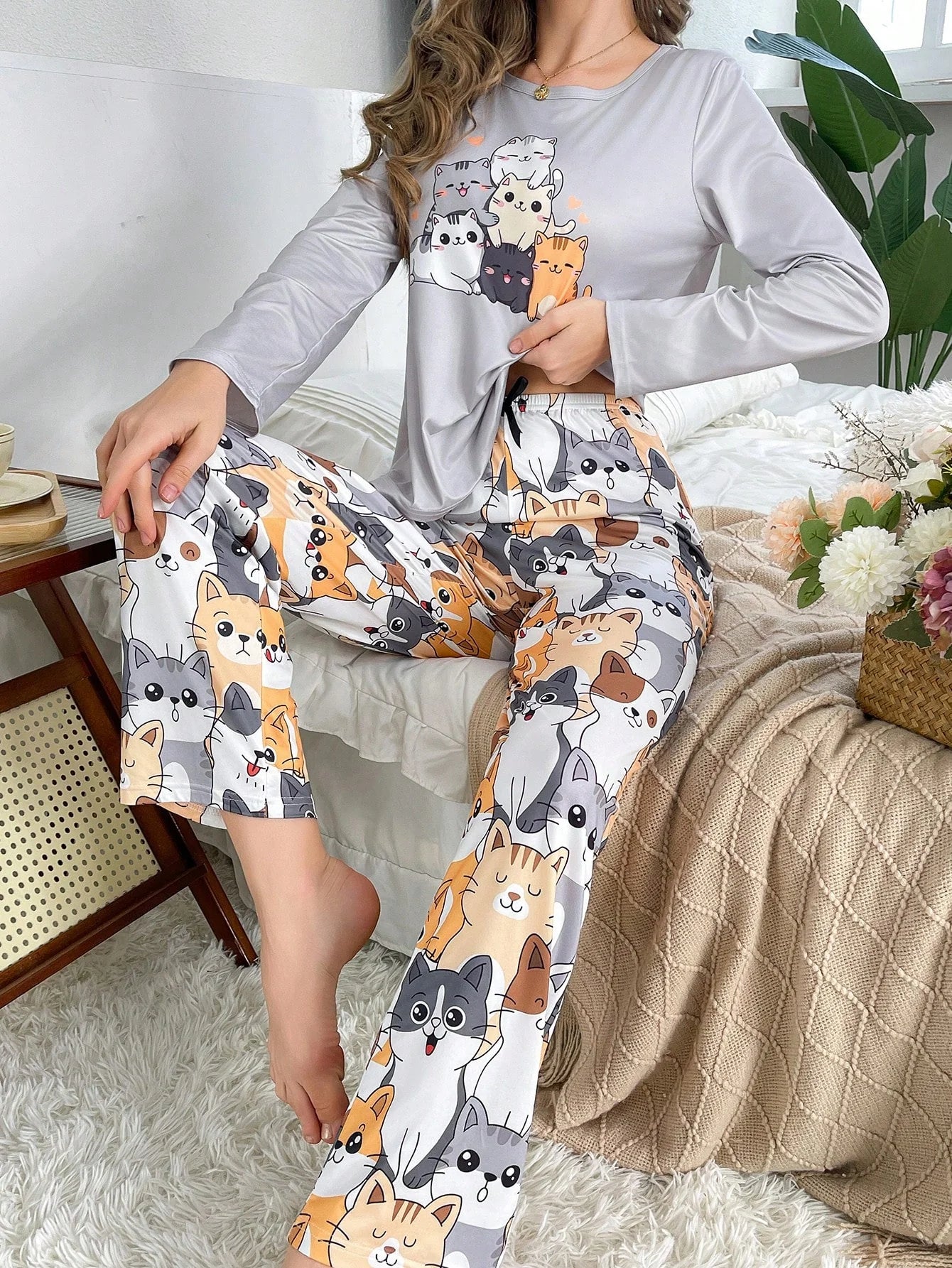 Conjunto de Pijama Feminino com Estampa Fofa de Gato