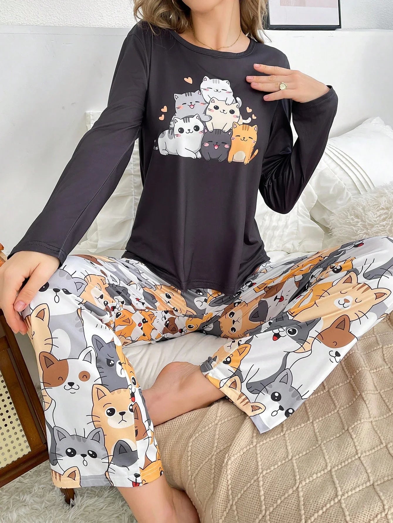 Conjunto de Pijama Feminino com Estampa Fofa de Gato