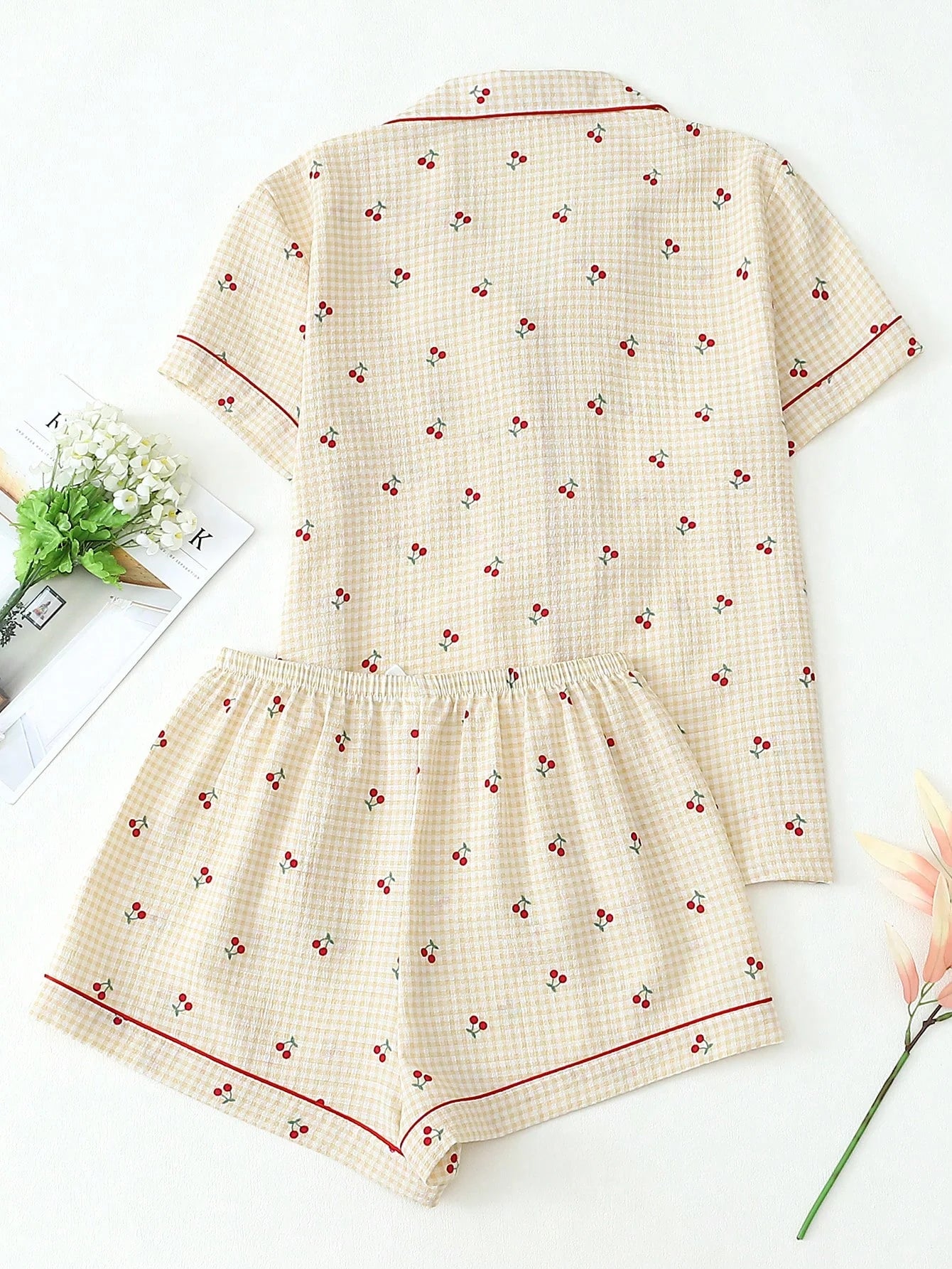 2 peças Conjunto de Pijama Feminino Estampa de Cereja Fofo, Top com Botões de Lapela e Manga Curta, e Shorts com Laço, Roupa de Dormir e Loungewear de Verão, Conjunto de Duas Peças