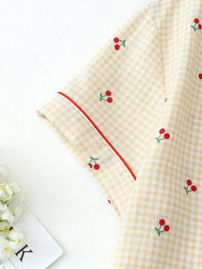 2 peças Conjunto de Pijama Feminino Estampa de Cereja Fofo, Top com Botões de Lapela e Manga Curta, e Shorts com Laço, Roupa de Dormir e Loungewear de Verão, Conjunto de Duas Peças