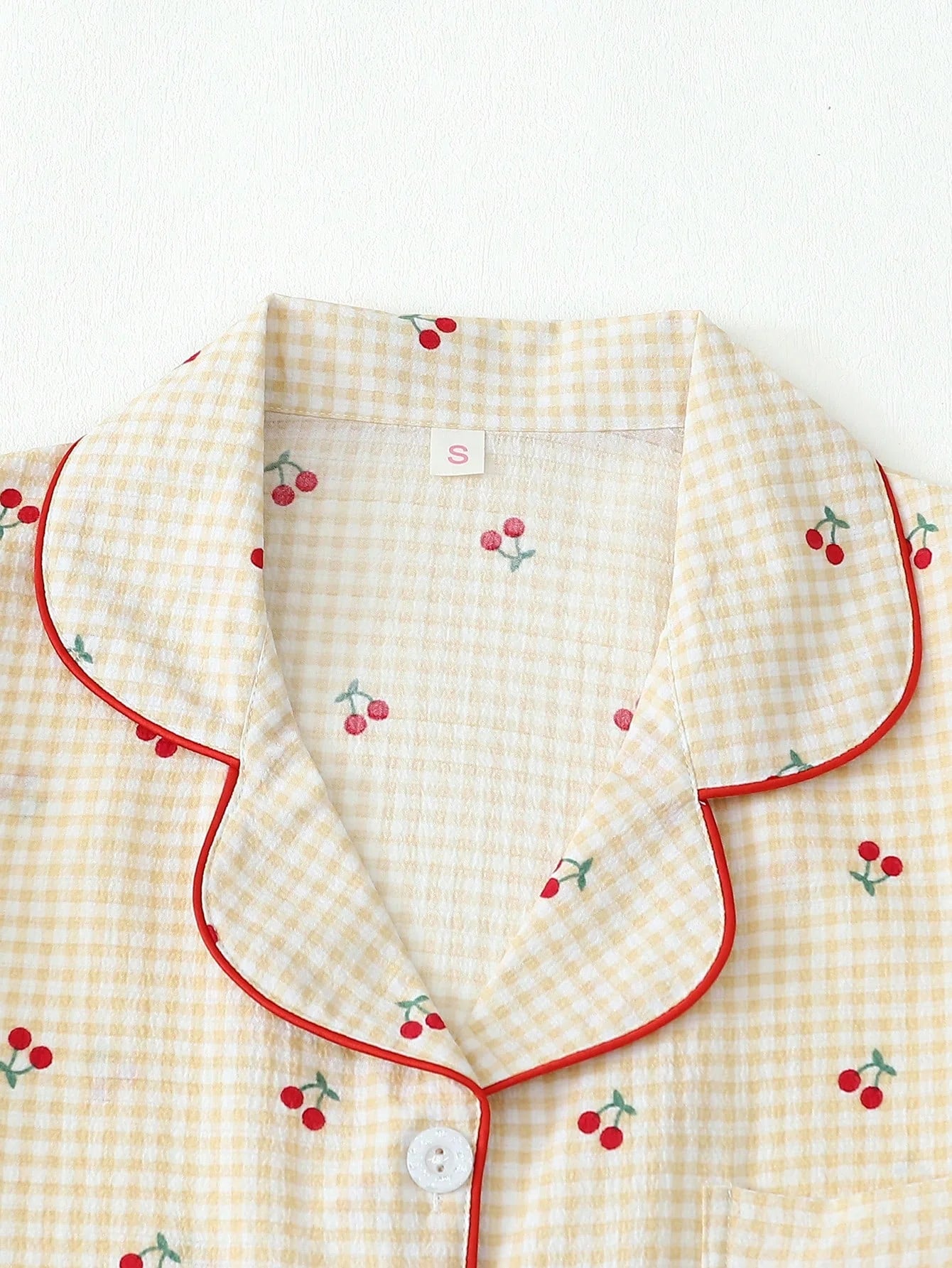 2 peças Conjunto de Pijama Feminino Estampa de Cereja Fofo, Top com Botões de Lapela e Manga Curta, e Shorts com Laço, Roupa de Dormir e Loungewear de Verão, Conjunto de Duas Peças