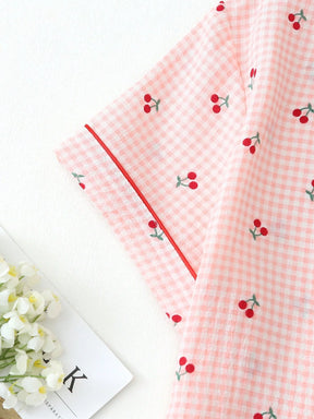 2 peças Conjunto de Pijama Feminino Estampa de Cereja Fofo, Top com Botões de Lapela e Manga Curta, e Shorts com Laço, Roupa de Dormir e Loungewear de Verão, Conjunto de Duas Peças