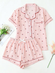 2 peças Conjunto de Pijama Feminino Estampa de Cereja Fofo, Top com Botões de Lapela e Manga Curta, e Shorts com Laço, Roupa de Dormir e Loungewear de Verão, Conjunto de Duas Peças