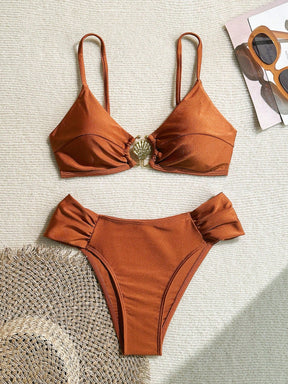 Swim Vcay Conjunto de Maiô Bikini com Alças Finas Plissadas de Corte Alto, Acessórios Metálicos Sexy, Totalmente Vegano, Roupa de Praia de Férias de Primavera para Mulheres, Roupa de Banho de Verão para Mulheres
