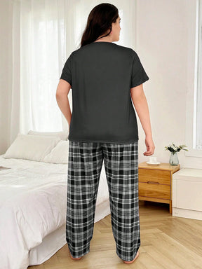 Dream Adore Conjunto de Pijama Xadrez com Estampa de Coração de Gola Redonda, Manga Longa e Calça Longa em Plus Size