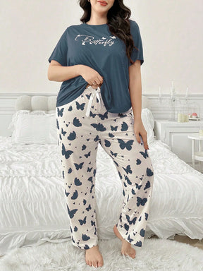 Conjunto de Pijama Plus Size com Estampa de Borboleta e Letra de Manga Curta para Mulheres
