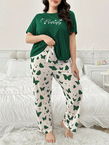 Conjunto de Pijama Plus Size com Estampa de Borboleta e Letra de Manga Curta para Mulheres